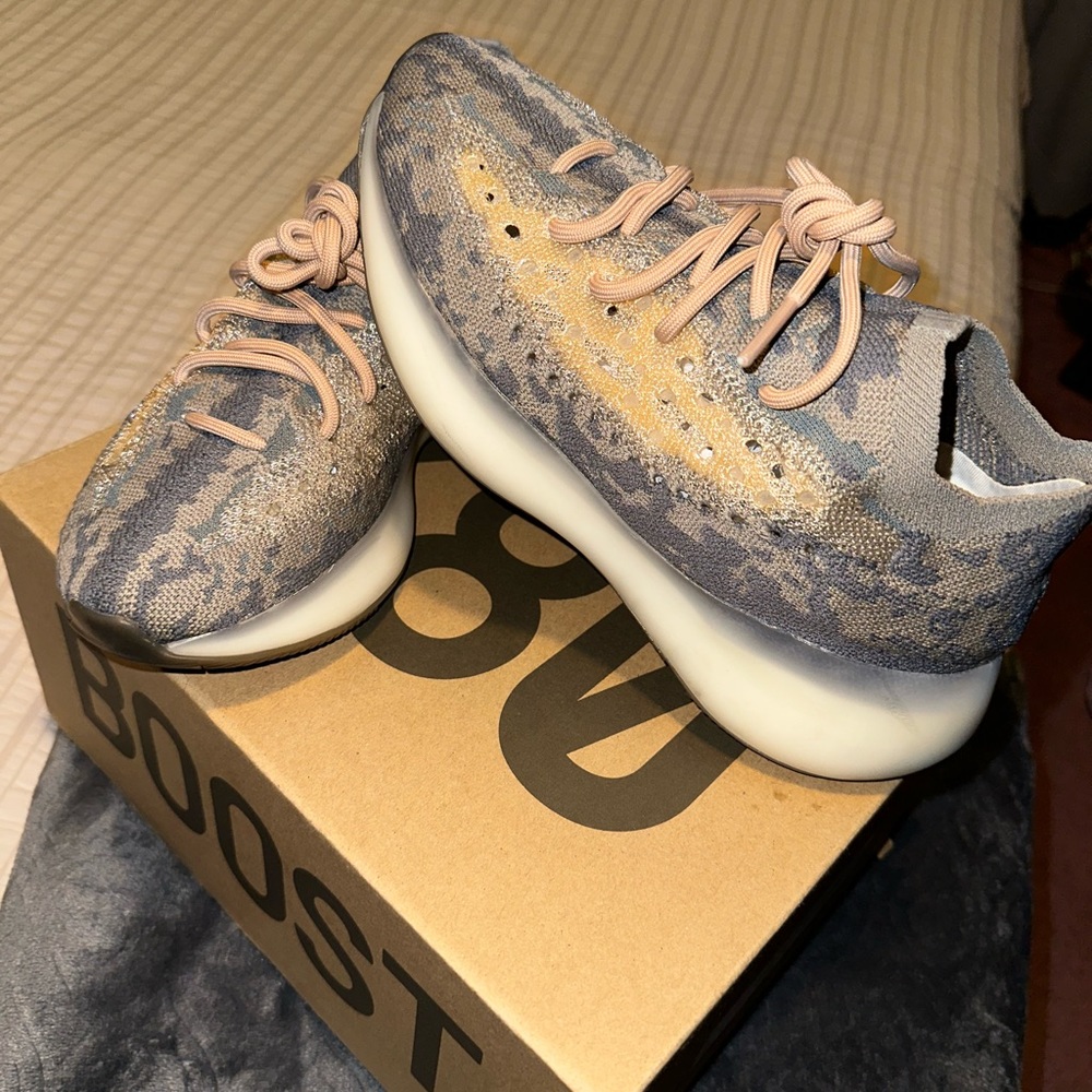 Yeezy Boost 380 - Picture 2 of 4